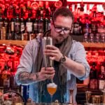 Bar Bootlegger cocktail Montreal - Guest bartender eddy Germain with Scotch whisky monkey shoulder